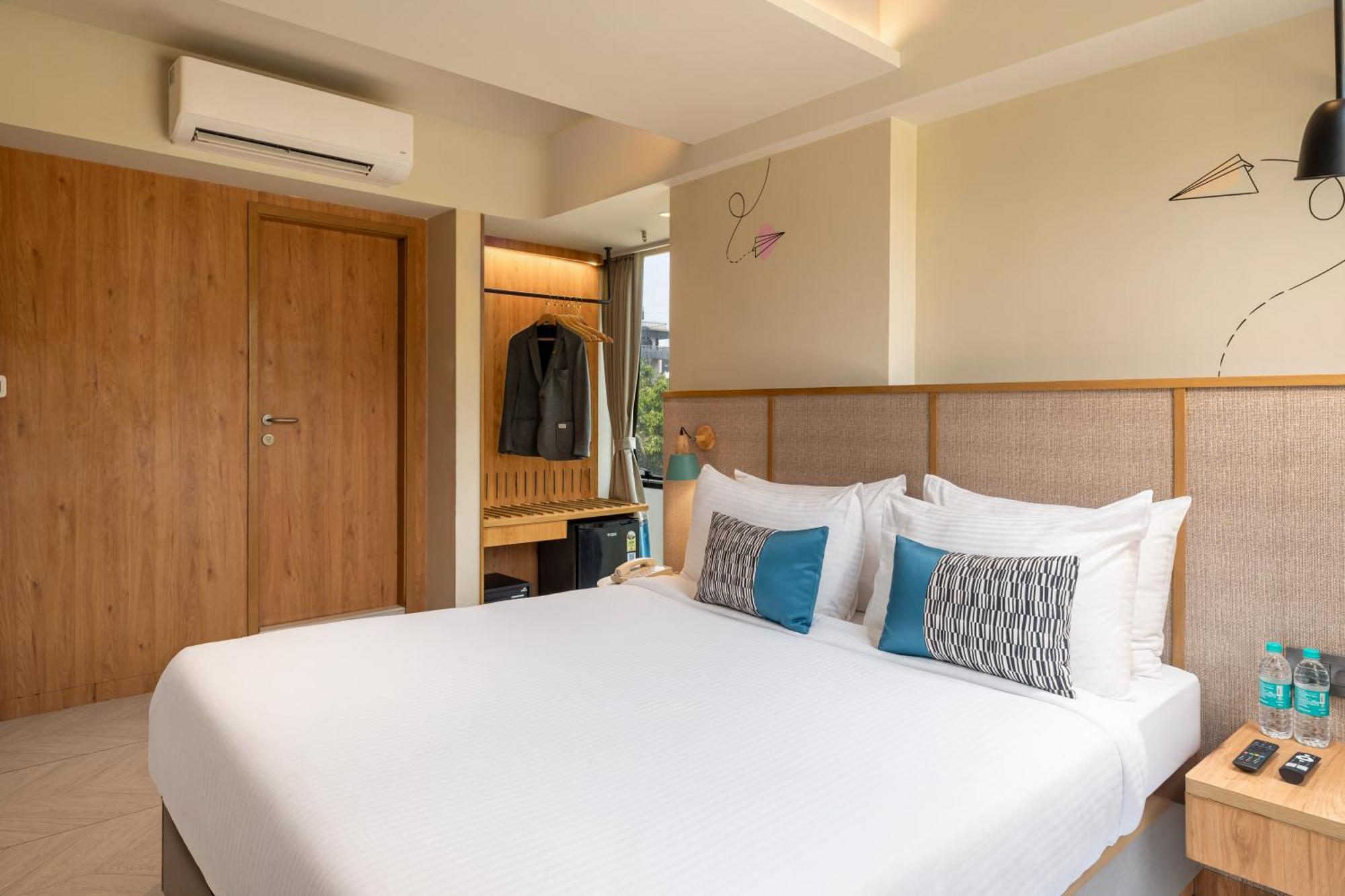 Hotel Indie International Airport 4*